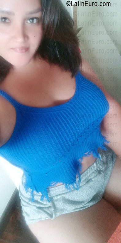 Date this hard body Venezuela girl Ali from Caracas VE5450