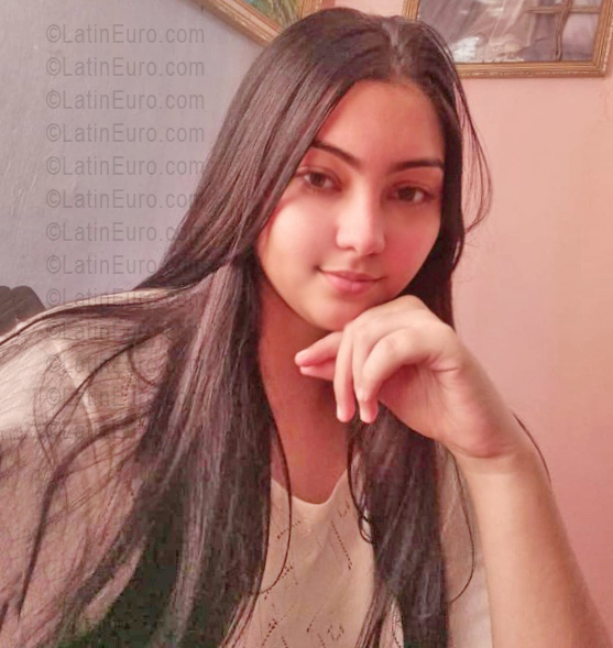 Date this tall Venezuela girl Jory from Coro VE5455