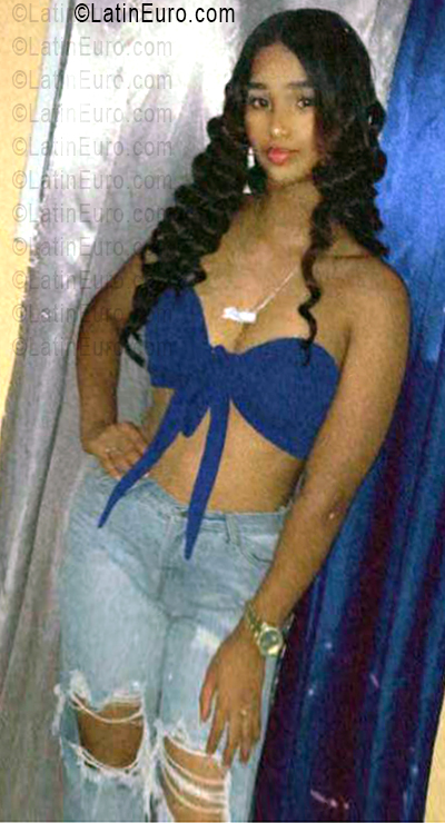 Date this fun Dominican Republic girl Emely from Santiago DO56153