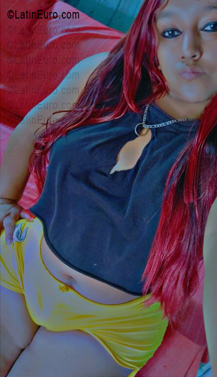 Date this foxy El Salvador girl Yanet from San Salvador SV198