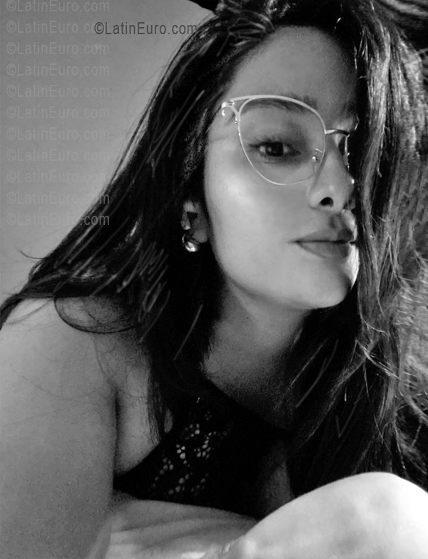 Date this passionate Nicaragua girl Xilo from Managua NI330