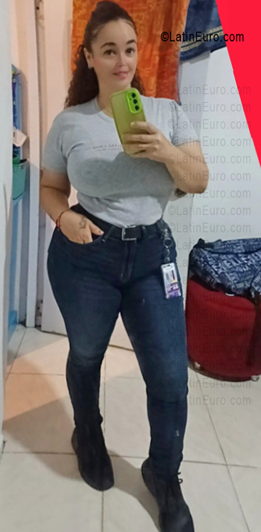 Date this happy Dominican Republic girl Loyda from Monsenor Nouel DO56187