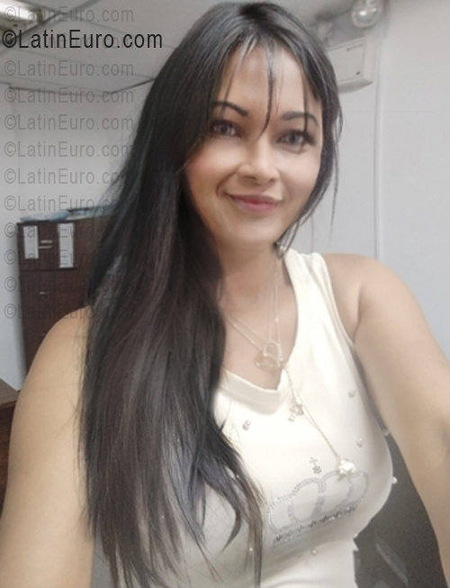 Date this young Venezuela girl Mar from Caracas VE5509