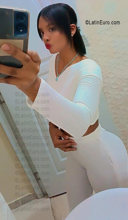 Date this young Dominican Republic girl Malin from Santo Domingo DO56211
