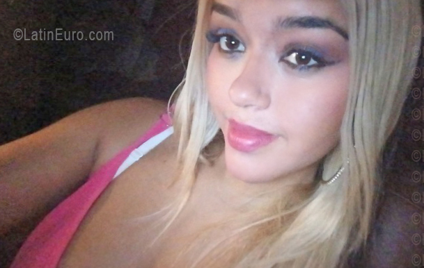 Date this cute Venezuela girl Grey from Barcelona VE5575