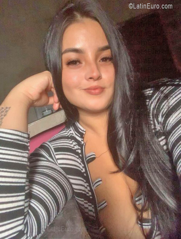 Date this nice looking Ecuador girl Victoria from Vinces EC1131