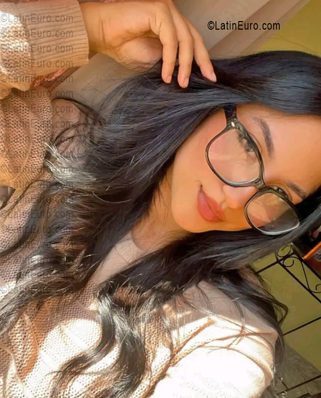 Date this funny Venezuela girl Leonella velasquez from Maturin VE5595