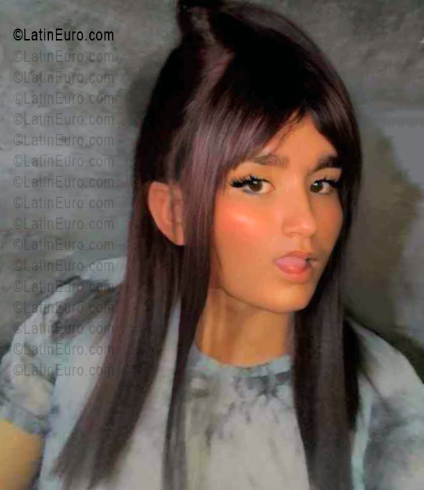 Date this gorgeous Venezuela girl Ashley from Puerto Cabello VE5606