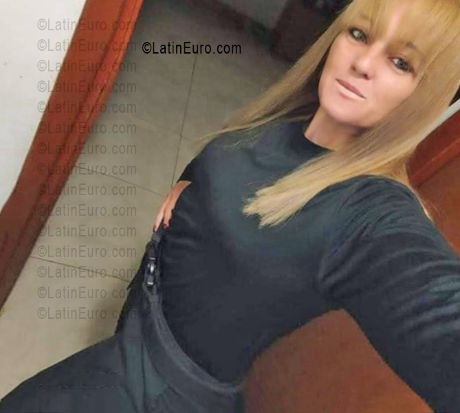 Date this cute Argentina girl Yanel from Magdalena AR1010