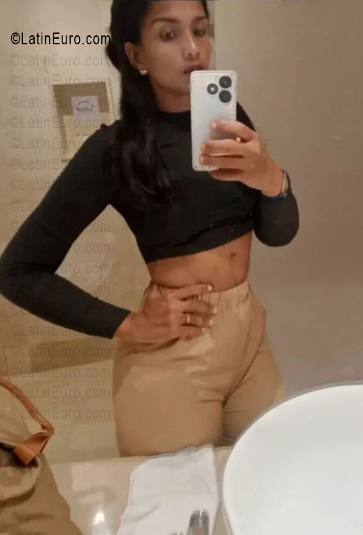 Date this tall Dominican Republic girl Karen from Santo Domingo DO56342