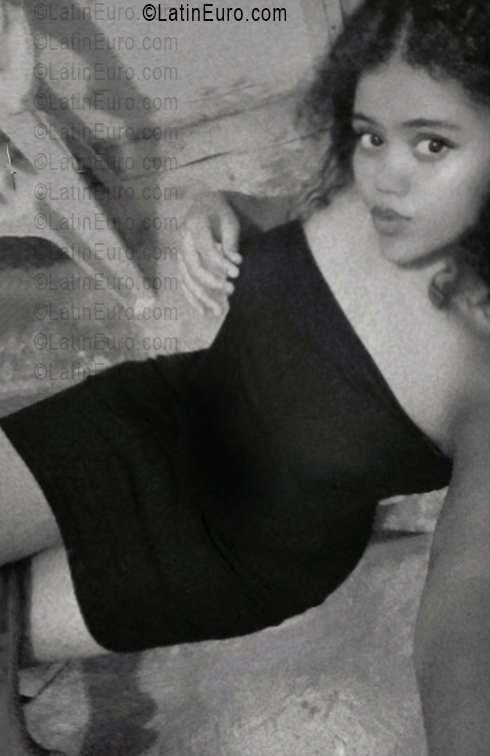 Date this attractive Dominican Republic girl Esme from La Altagracia DO56349