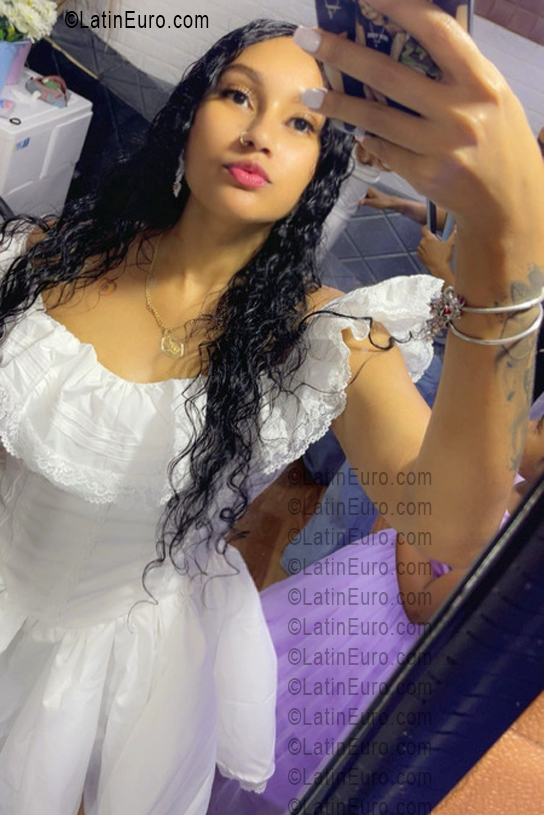 Date this pretty Dominican Republic girl Nefertari from San Cristobal DO56364