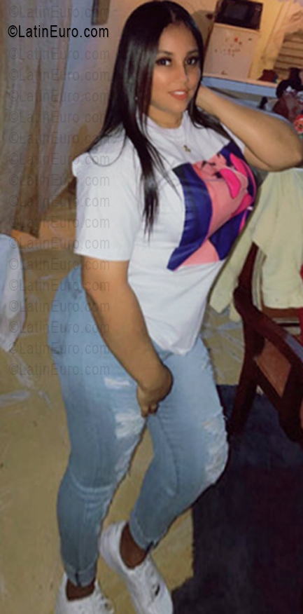 Date this hot Dominican Republic girl Yelenny from Santo Domingo DO56386