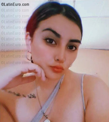 Date this nice looking Argentina girl Nina from Buenos Aires AR1012