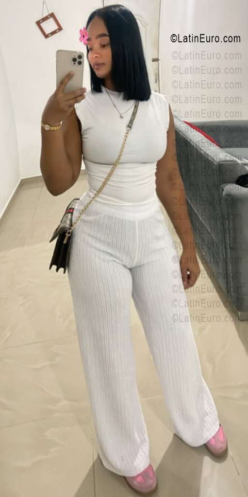 Date this attractive Dominican Republic girl Nicole from San Juan DO56452