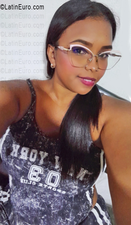 Date this funny Venezuela girl Yuri from Aragua VE5696