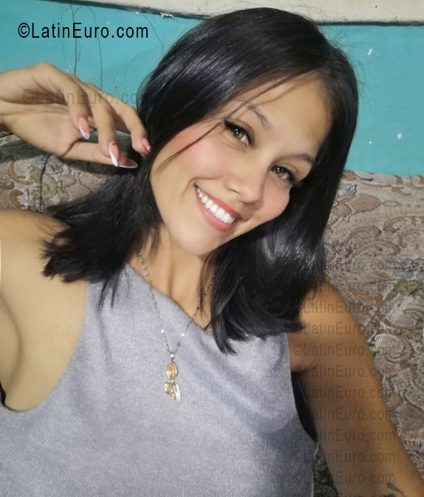Date this charming Venezuela girl Joselin from Caracas VE5697