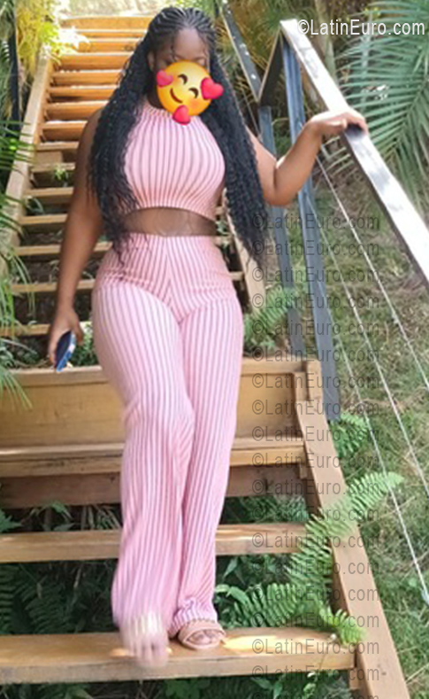 Date this nice looking Dominican Republic girl Yafreysi from La Romana DO56491