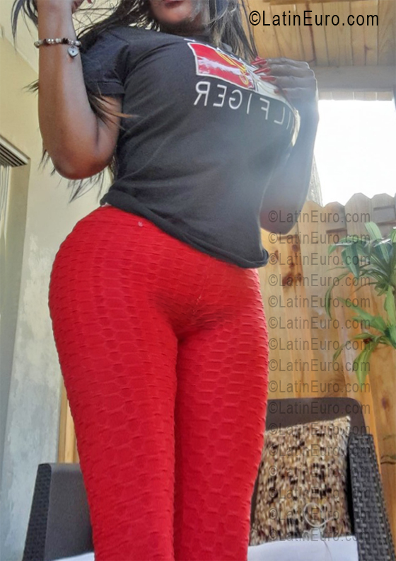 Date this charming Dominican Republic girl Catalina from Santo Domingo DO56509