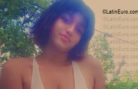 Date this attractive Dominican Republic girl Franchesca from Santo Domingo DO56606
