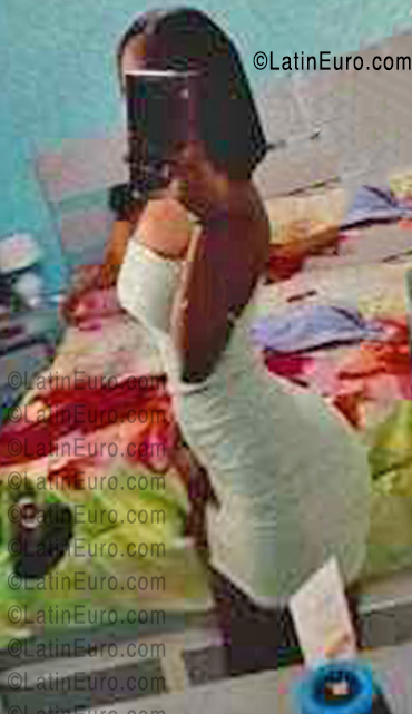 Date this hard body Dominican Republic girl Norky from Santo Domingo DO56656