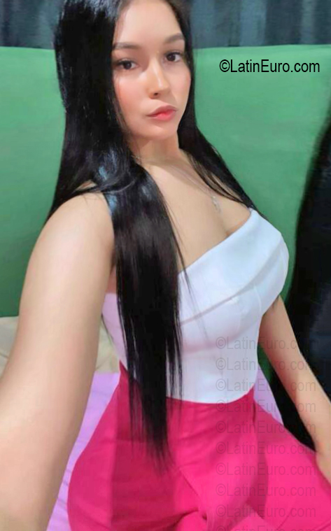 Date this hard body Dominican Republic girl MC from Santiago DO56698