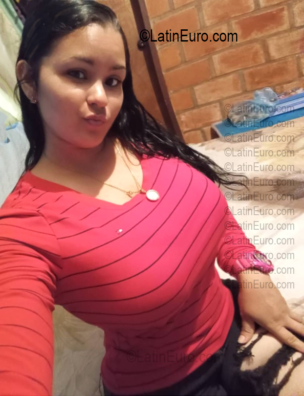 Date this delightful Venezuela girl Yolin from Caracas VE5724