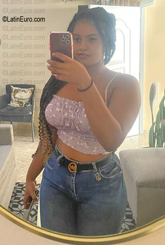 Date this athletic Dominican Republic girl Yesy from La Altagracia DO56710