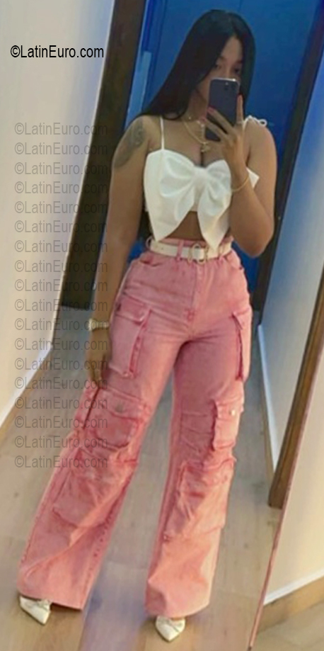 Date this fun Dominican Republic girl Anyelins from Santo Domingo DO56721