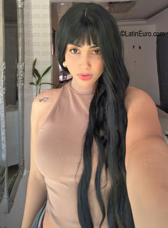 Date this lovely Dominican Republic girl Dulce from Santo Domingo DO56764