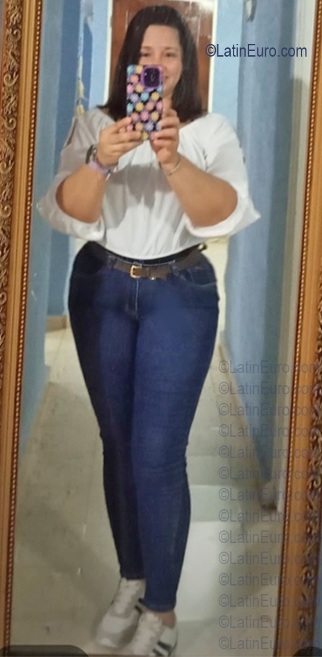 Date this good-looking Panama girl Itzel from Panama City PA1440