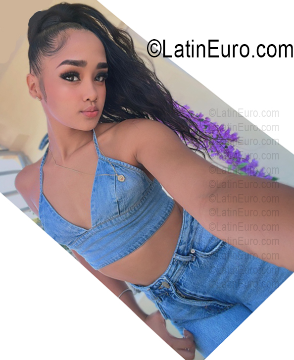 Date this sultry Dominican Republic girl Julia from Santo Domingo DO56884