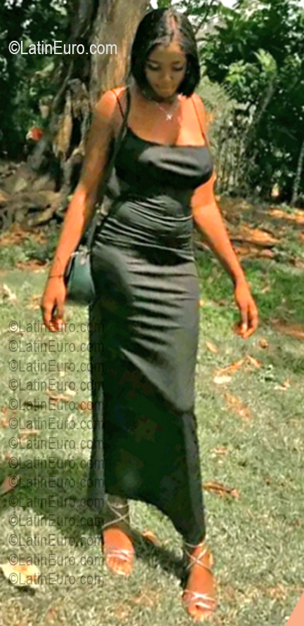 Date this stunning Dominican Republic girl Yaslin from Santo Domingo DO56914