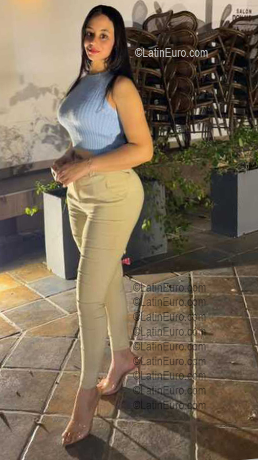 Date this nice looking Dominican Republic girl Lizbeth from Santiago De Los Cabelleros DO56916