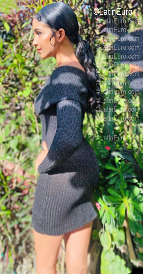Date this charming Dominican Republic girl Yaneris from Moca DO56973