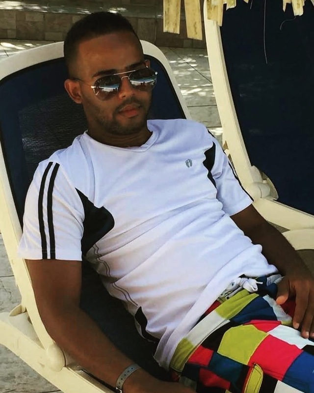 Date this lovely United States man Yefri from Corona Queen US25707