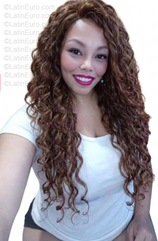 Date this happy Venezuela girl Steycy from Caracas VE5746