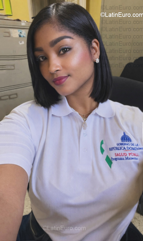 Date this beautiful Dominican Republic girl Yanet from Santo Domingo DO57084