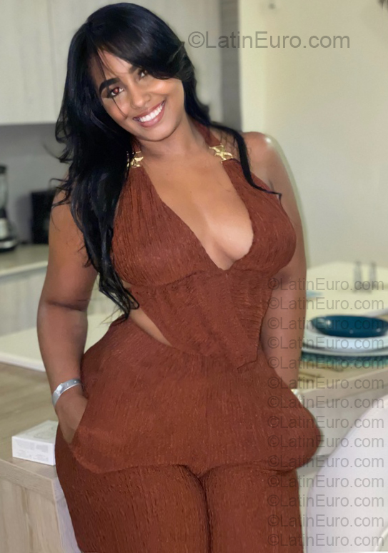 Date this athletic Colombia girl Johana from Cartagena CO33880
