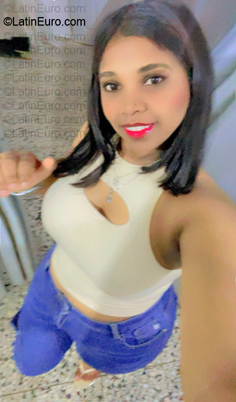 Date this hard body Dominican Republic girl Mara from Santo Domingo DO57191