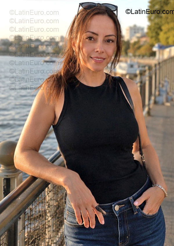Date this georgeous Australia girl Sara from Perth AU373