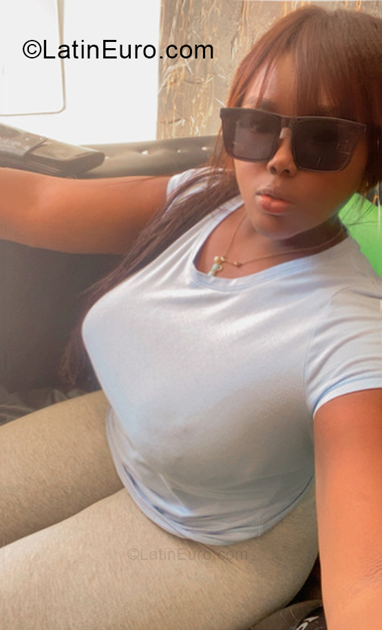 Date this sultry Dominican Republic girl Luz from Santo Domingo DO57246