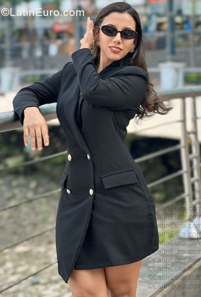 Date this delightful Ecuador girl Lorena from Guayaquil EC1160