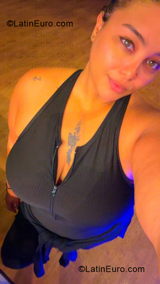 Date this voluptuous United States girl Jael from Miami US25806