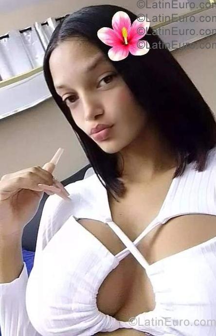 Date this good-looking Dominican Republic girl Anny from Santo Domingo DO57307