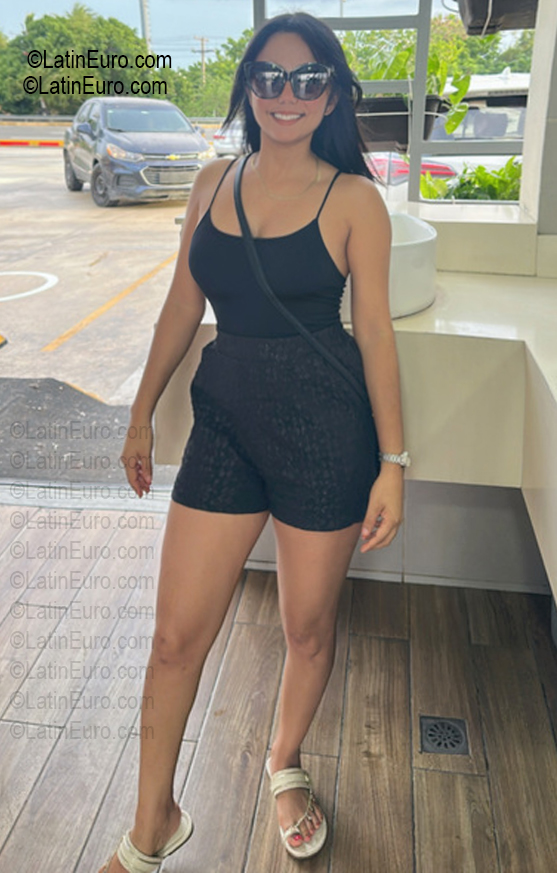 Date this delightful Dominican Republic girl Varonisa from Santo Domingo DO57346