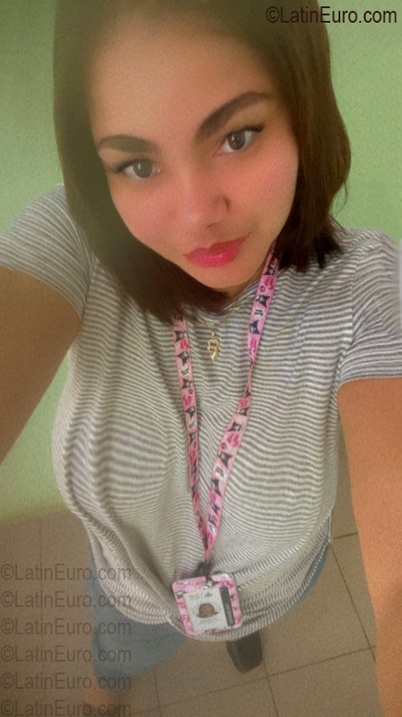 Date this funny Dominican Republic girl Evelina from Santo Domingo DO57360