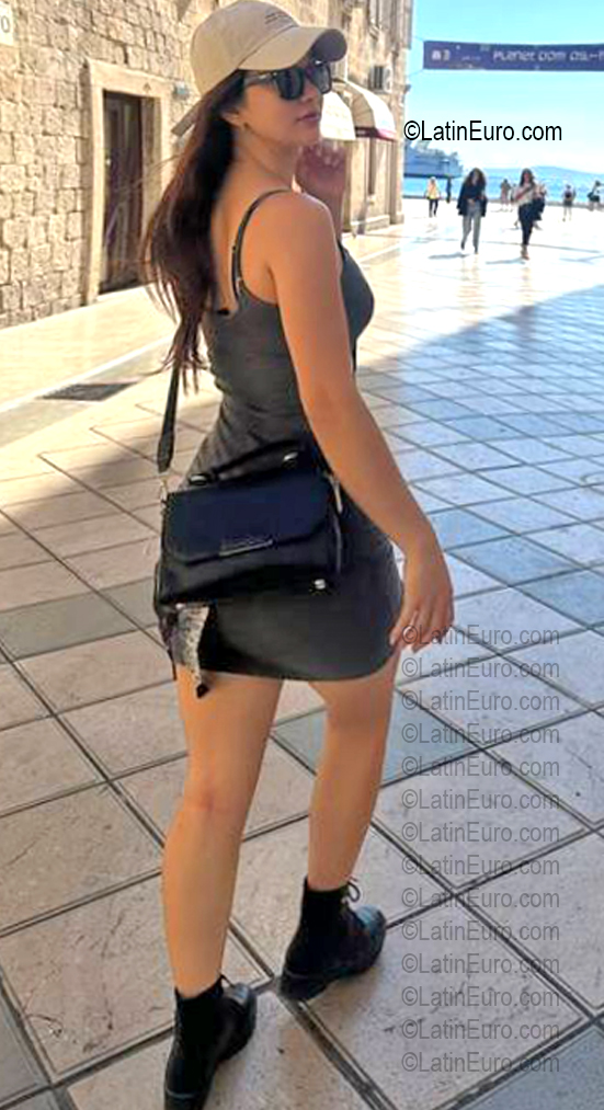 Date this gorgeous Brazil girl Eve from Rio de Janeiro BR12479